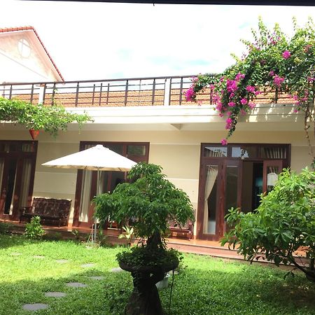 Galaxy Homestay Хойан Экстерьер фото