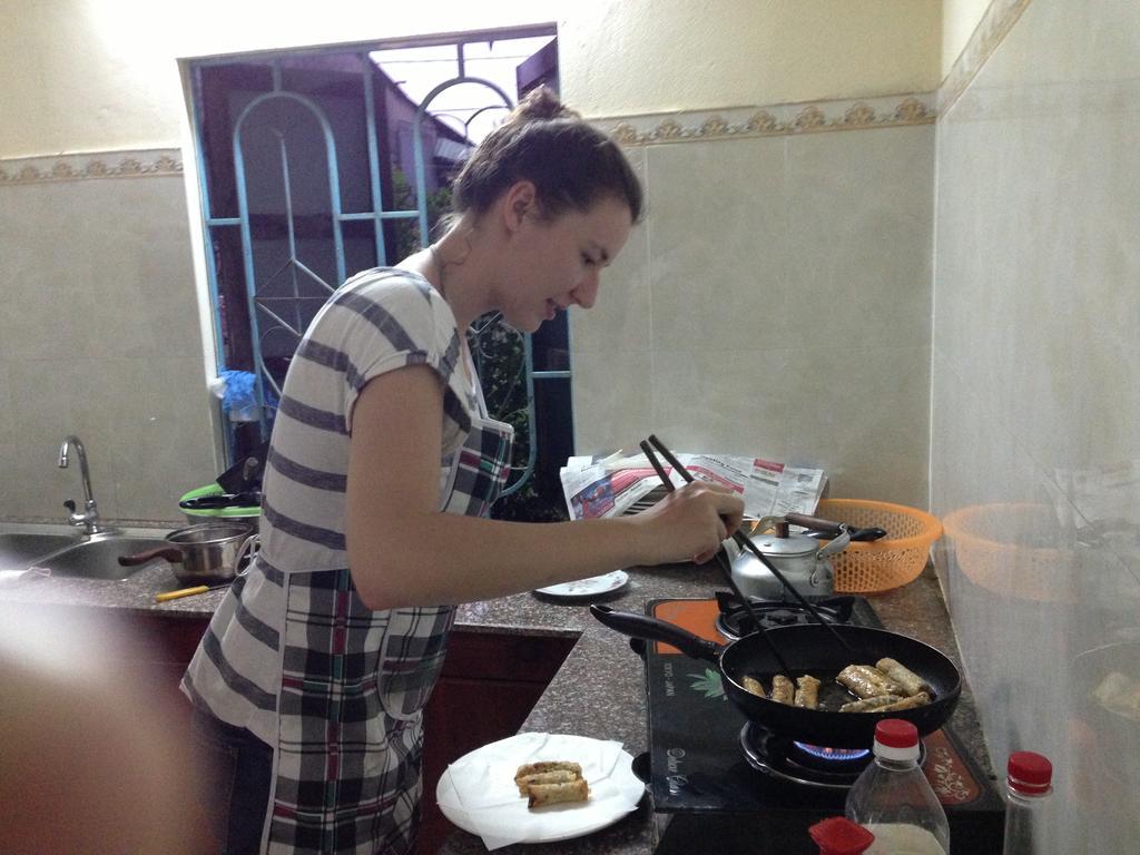Galaxy Homestay Хойан Экстерьер фото