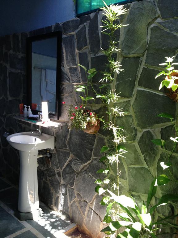 Galaxy Homestay Хойан Экстерьер фото