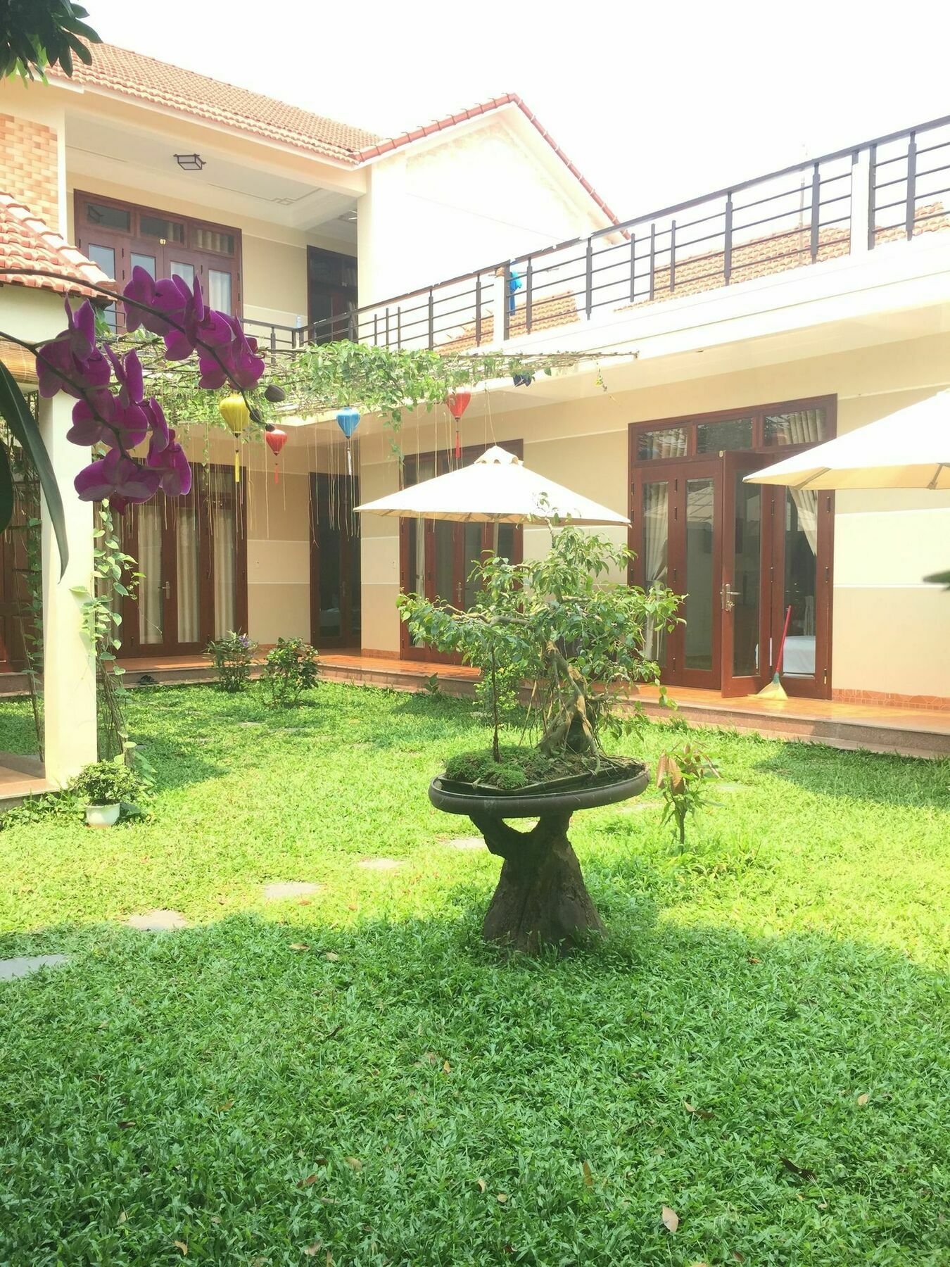 Galaxy Homestay Хойан Экстерьер фото