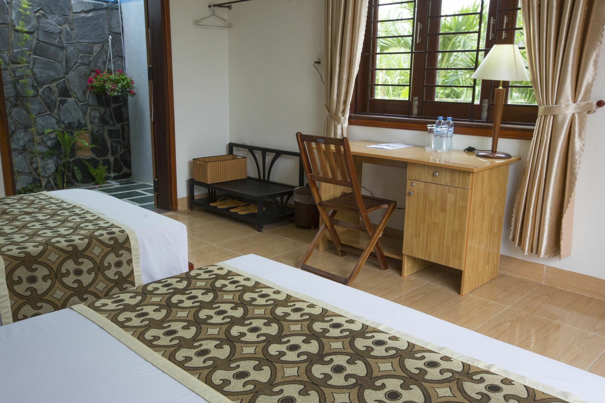 Galaxy Homestay Хойан Экстерьер фото