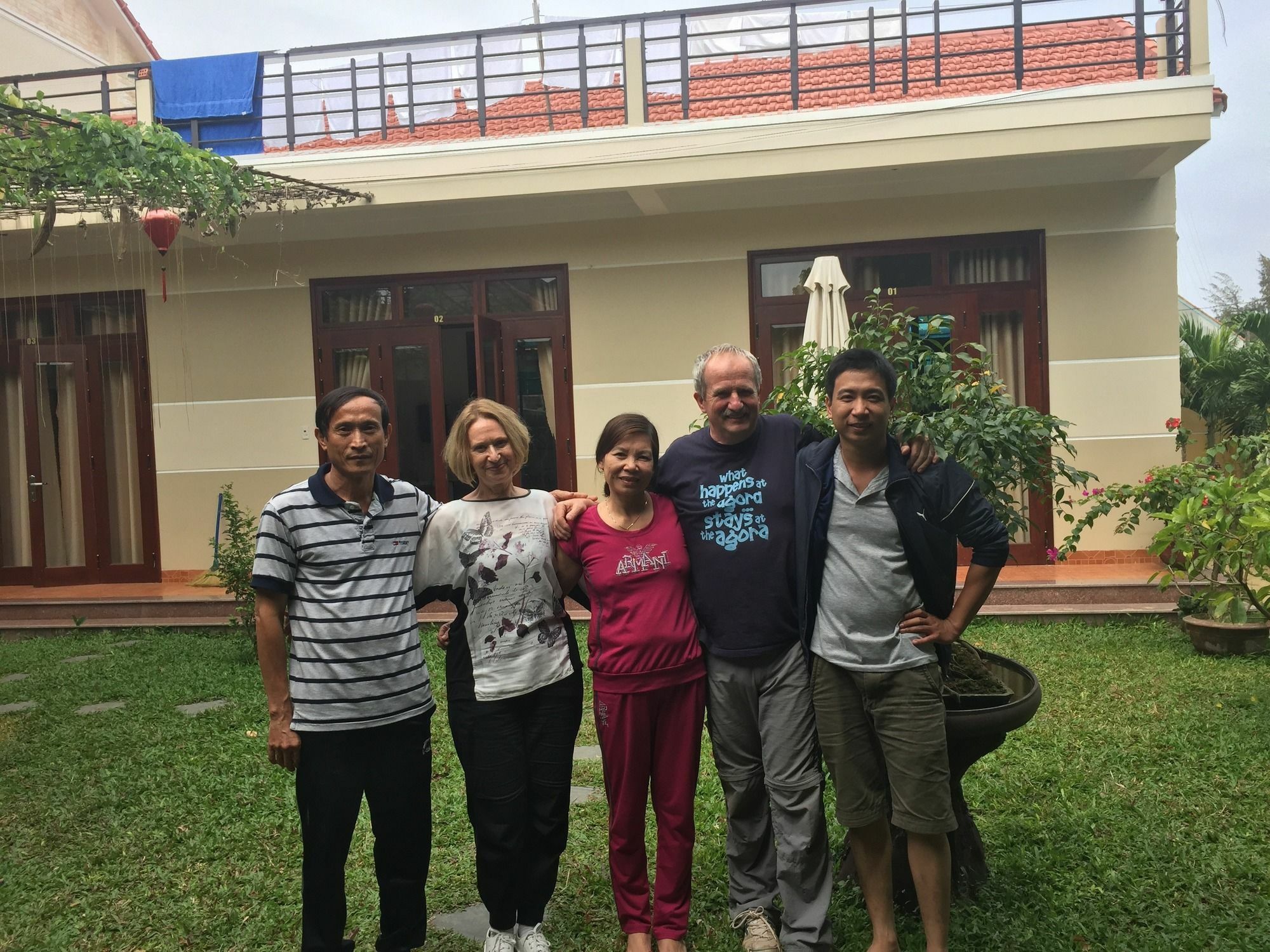 Galaxy Homestay Хойан Экстерьер фото